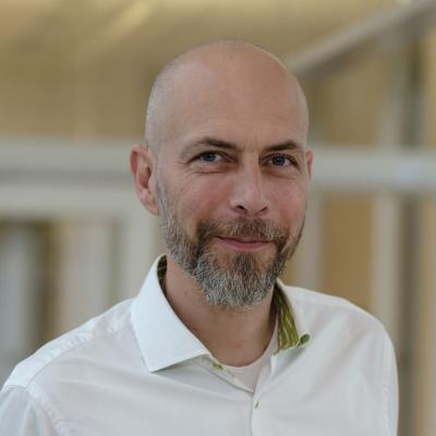 MMag. Alexander Decker